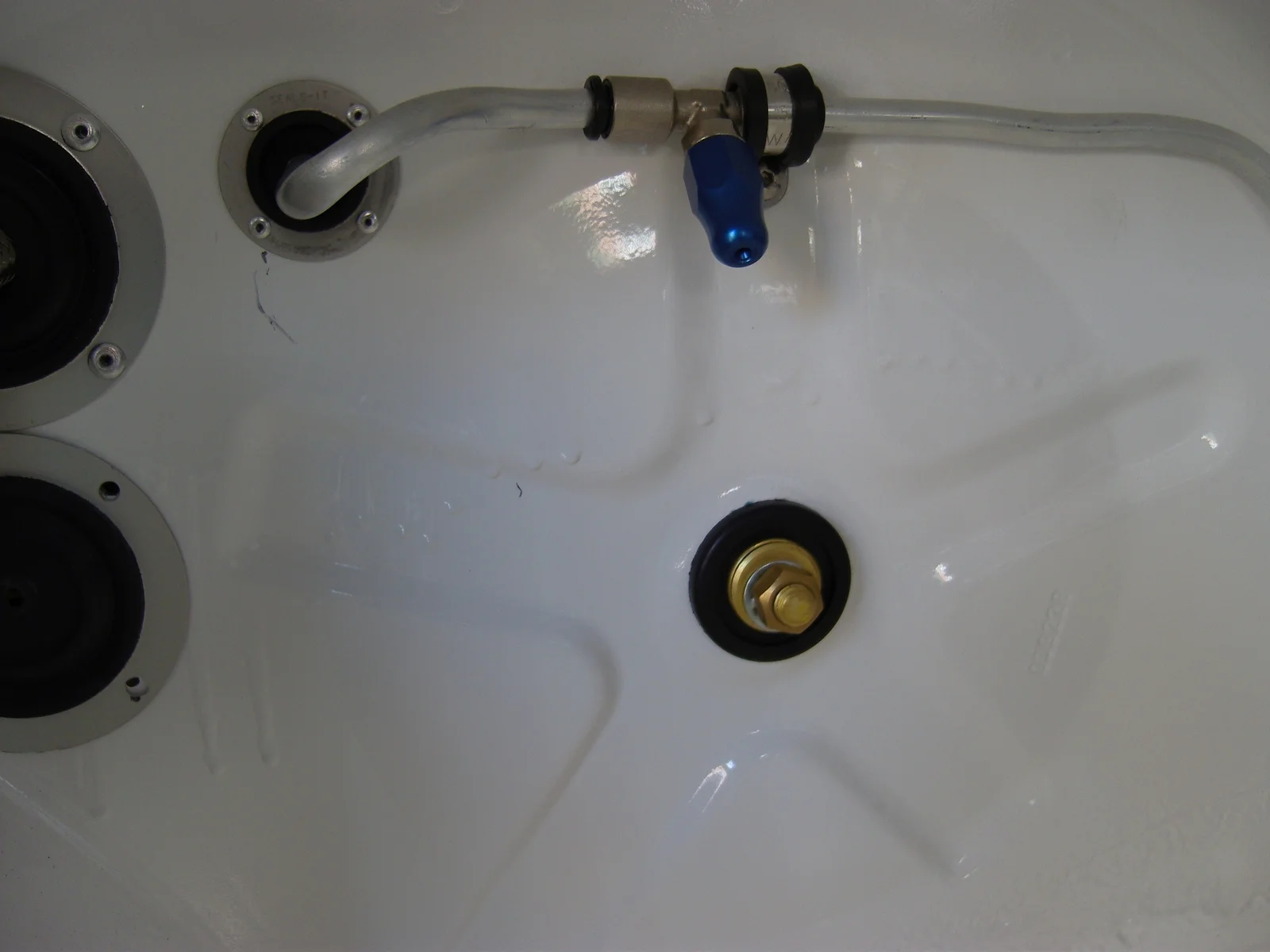 batterythroughbulkhead.webp