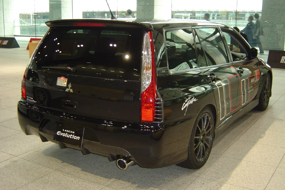 Black%20Ralliart%20Wagon%201.webp