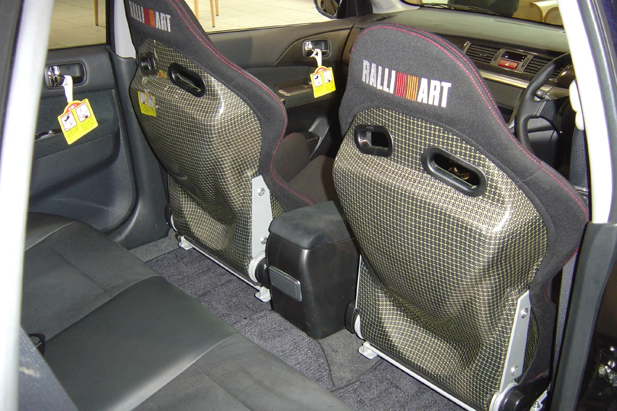 Black%20Ralliart%20Wagon%202.webp