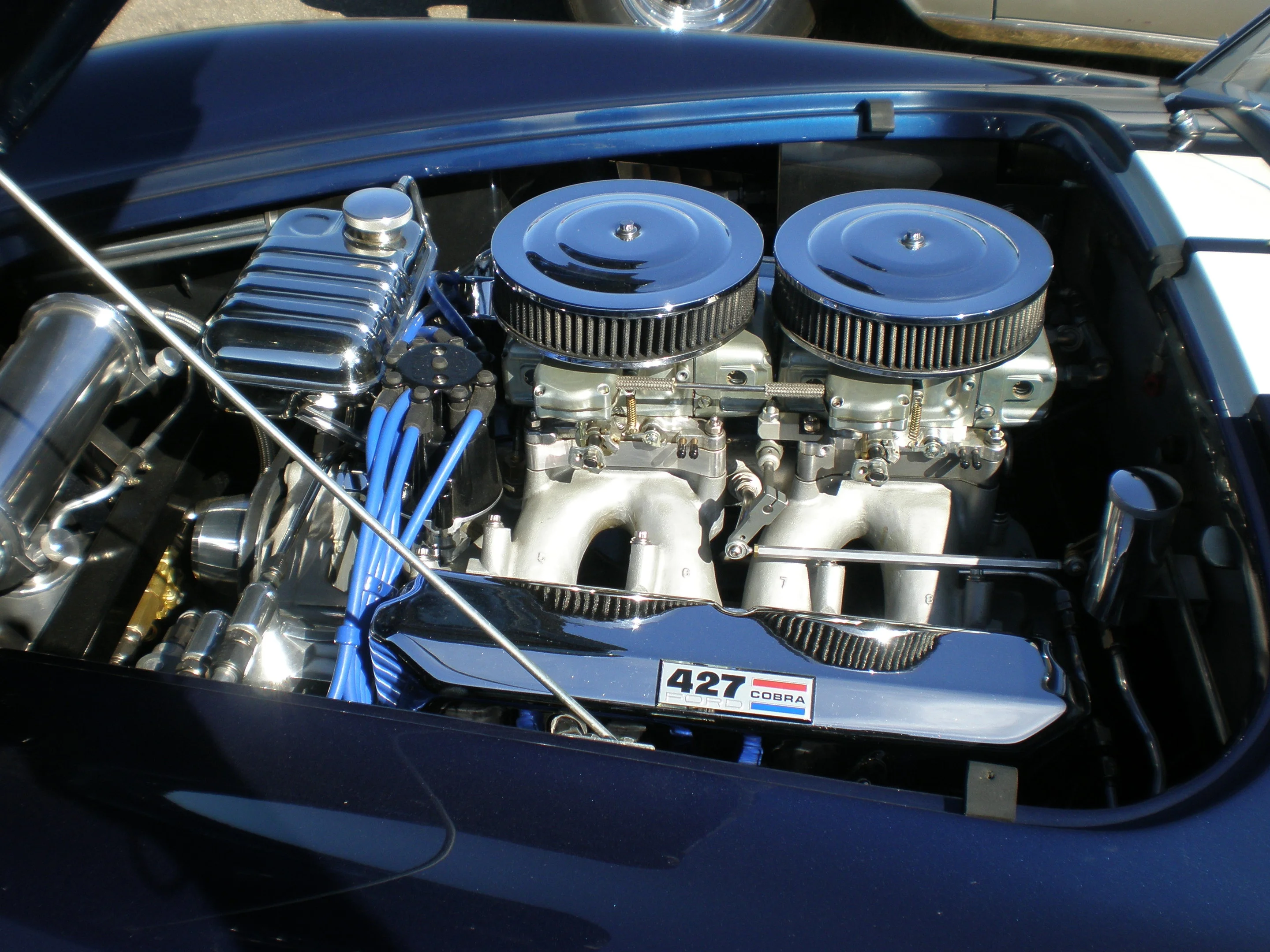 Blue_AC_Cobra_427_engine.webp