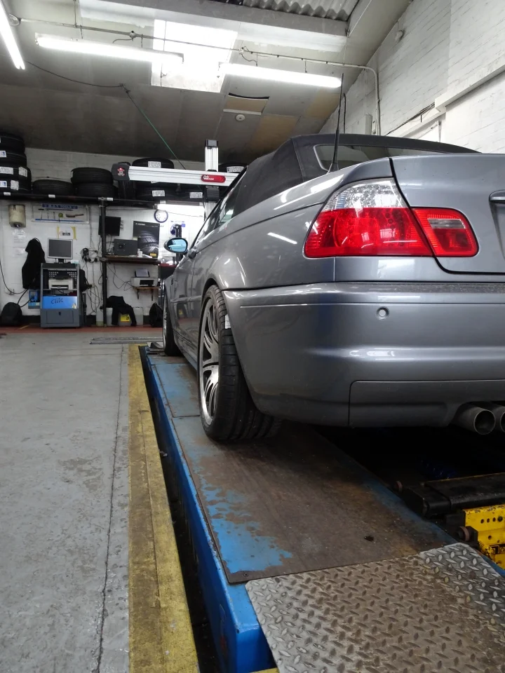 BMW-M3-275TyresL.webp