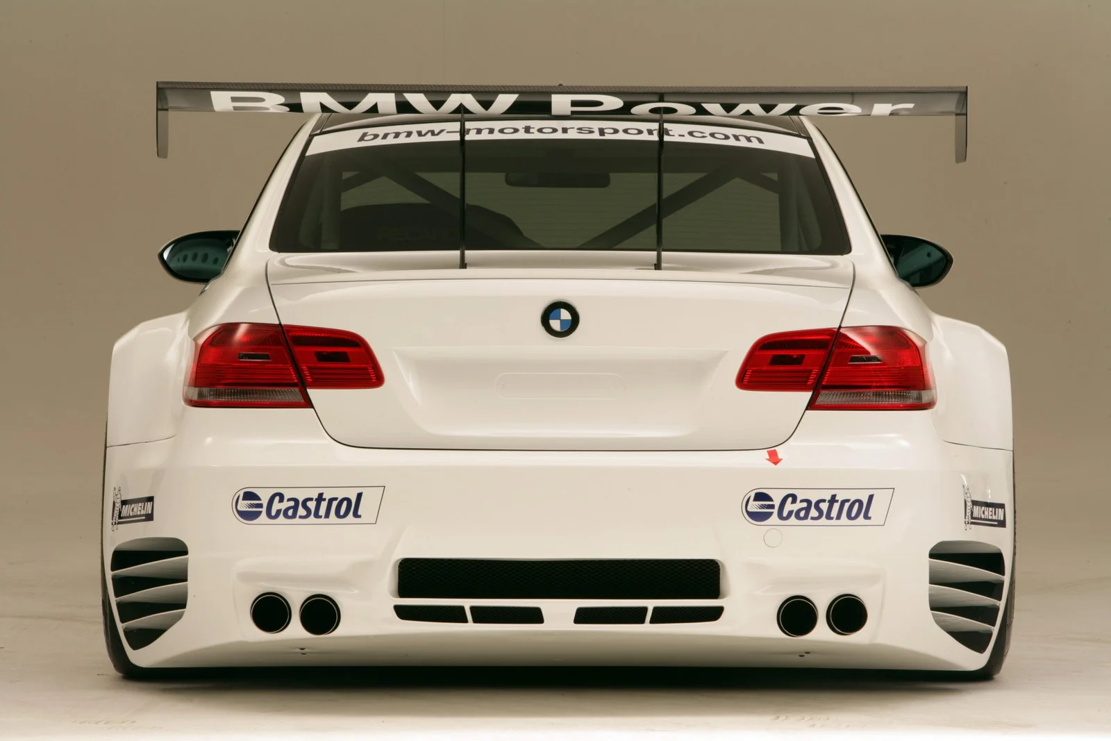 bmw-m3-race-version-hr-02.webp