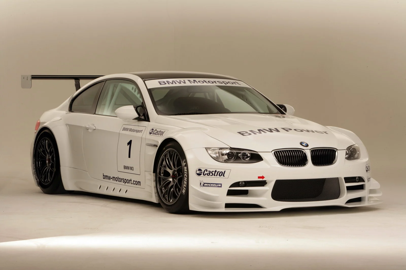 bmw-m3-race-version-hr-03.webp