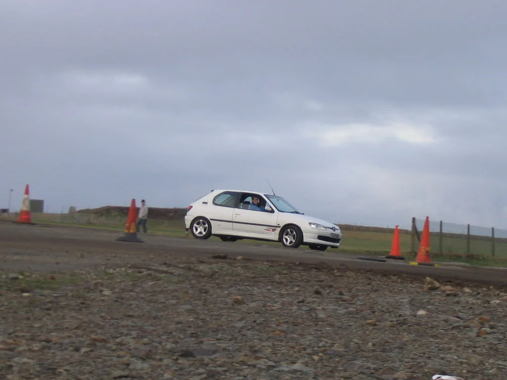 bmw325190.webp