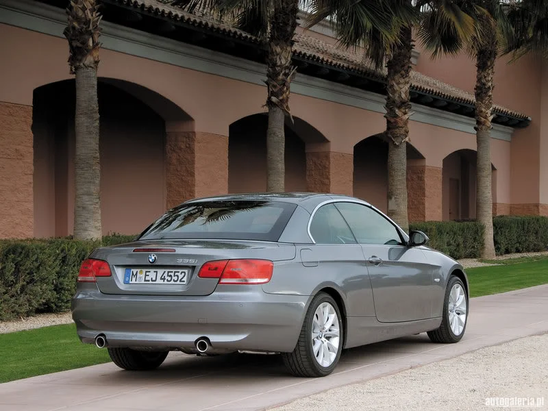 bmw_seria_3_convertible_2006_05_b.webp