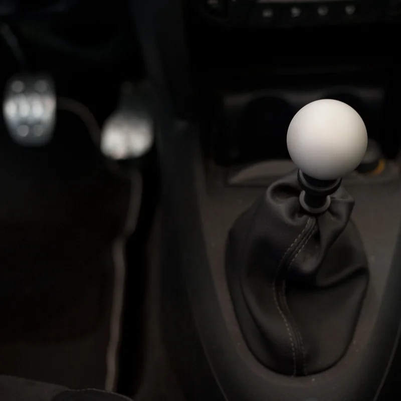 bonnet&gearknob-4.webp