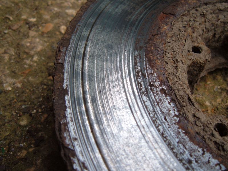 brake-disc-corrosion.jpg