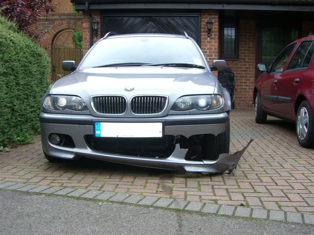 brokenbmw002.jpg