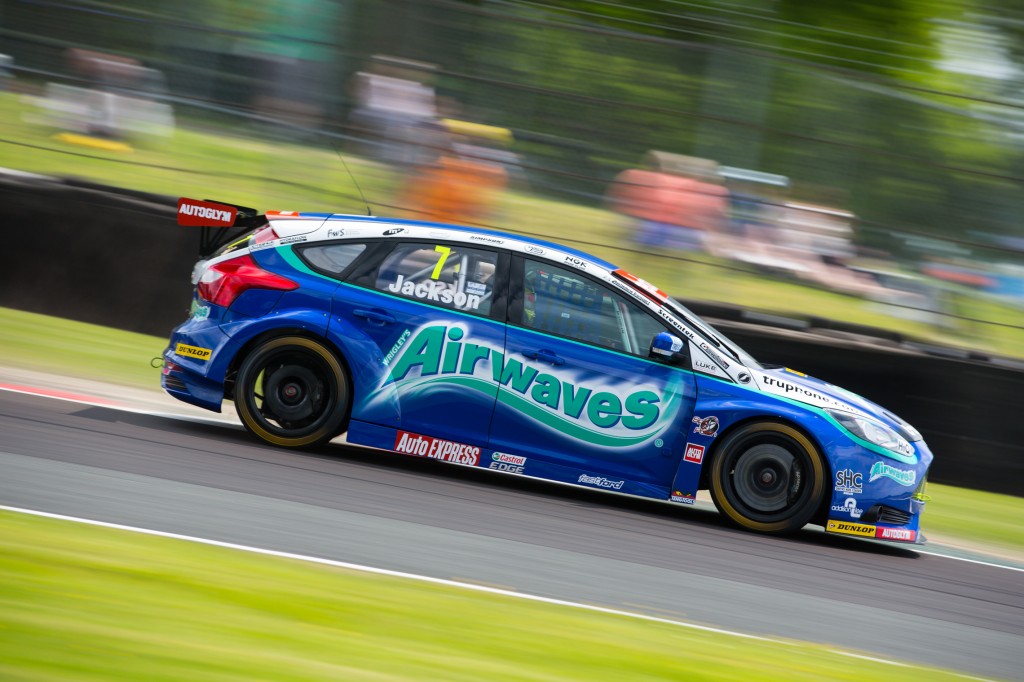 btcc-oulton-track-3-1024x683-51bc2f3be4f6d.jpg