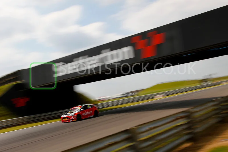 BTCCSNETTERTONSATURDAY2012-L.webp