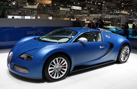 bugatti-blue-centenaire-live_14_opt.jpg