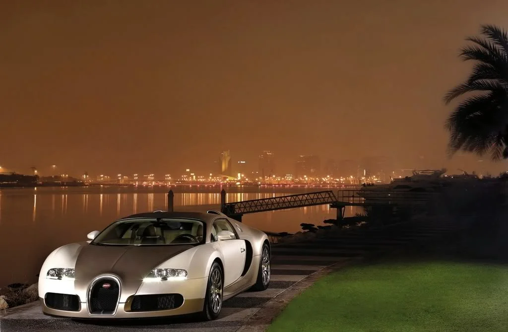 bugattiveyrongold437979.webp