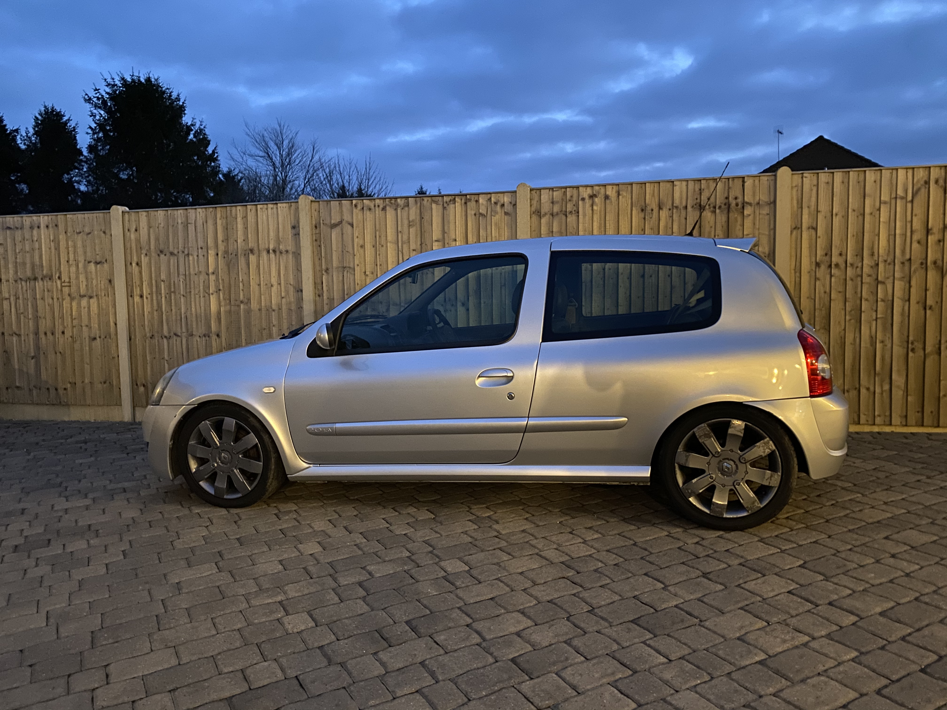 Clio cheap sport wheels