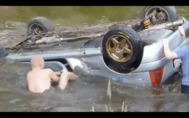capsized-renault-clio-in-rally.webp