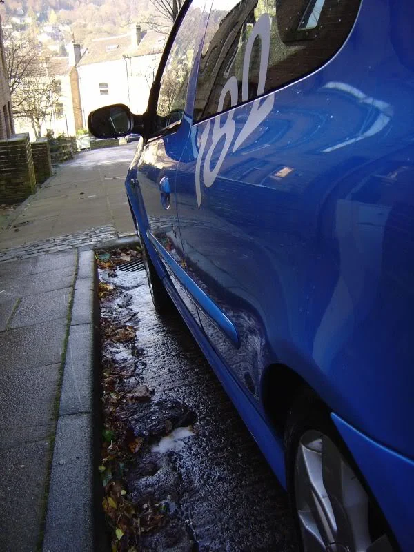 car_20112005_005.webp