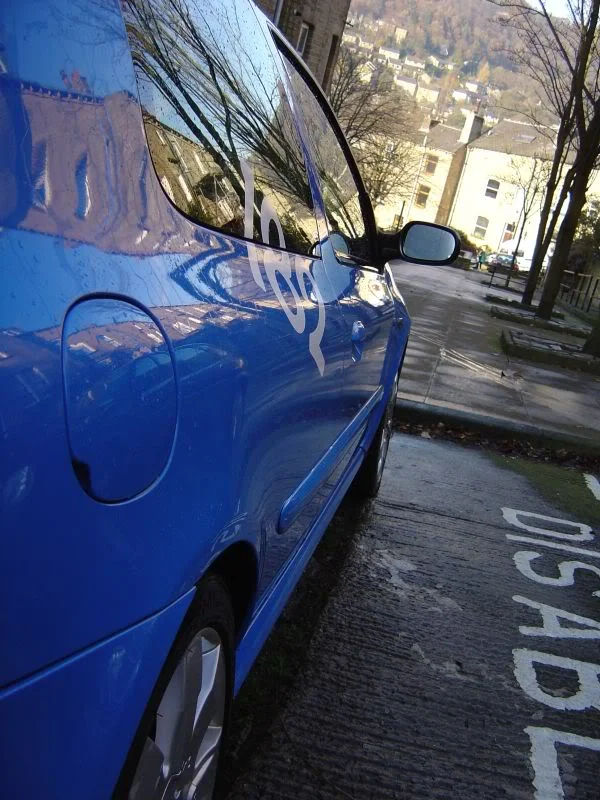 car_20112005_006.webp