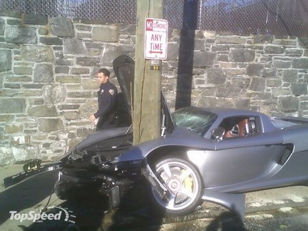 carrera-gt-crash-4-small.jpg