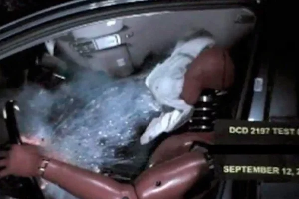 carsafety_1023123_600.webp