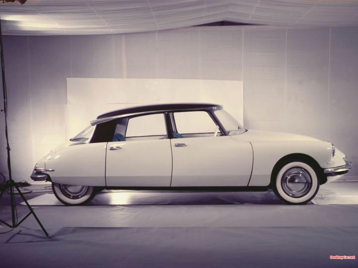 Citroen_ds_09.jpg