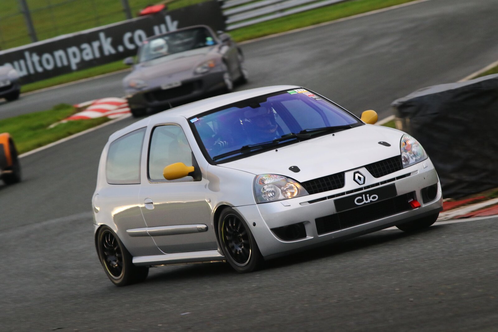 Clio 02.jpg