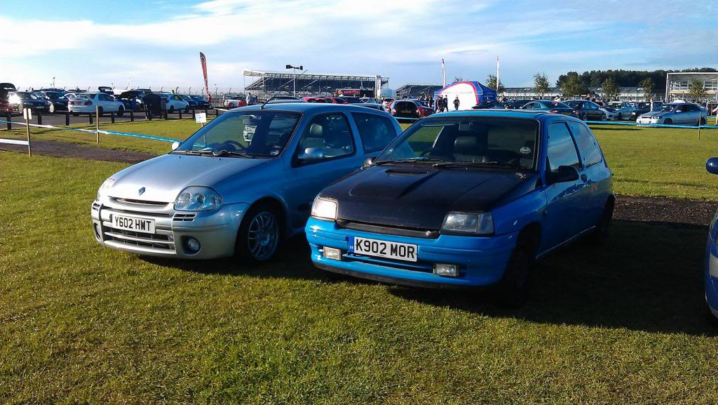 clio-09-09-20128_zpsa0b8328d.jpg