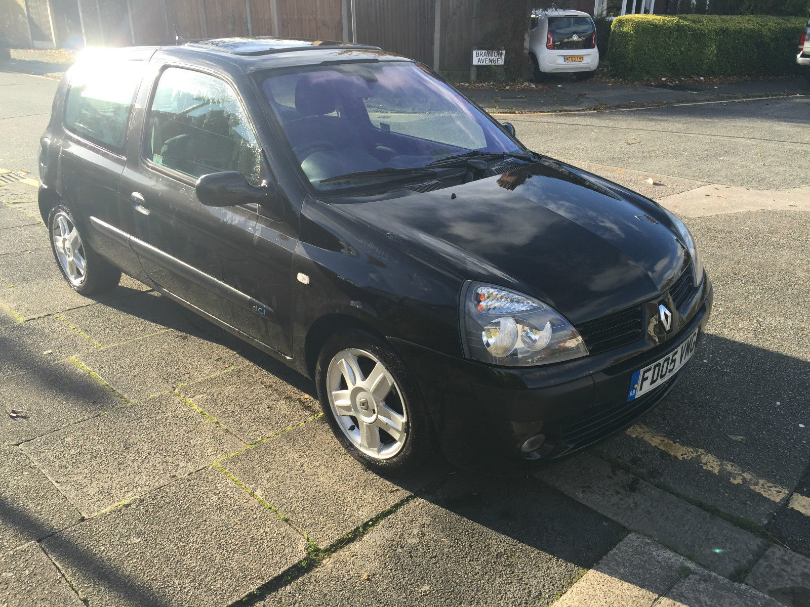 clio 100.jpg