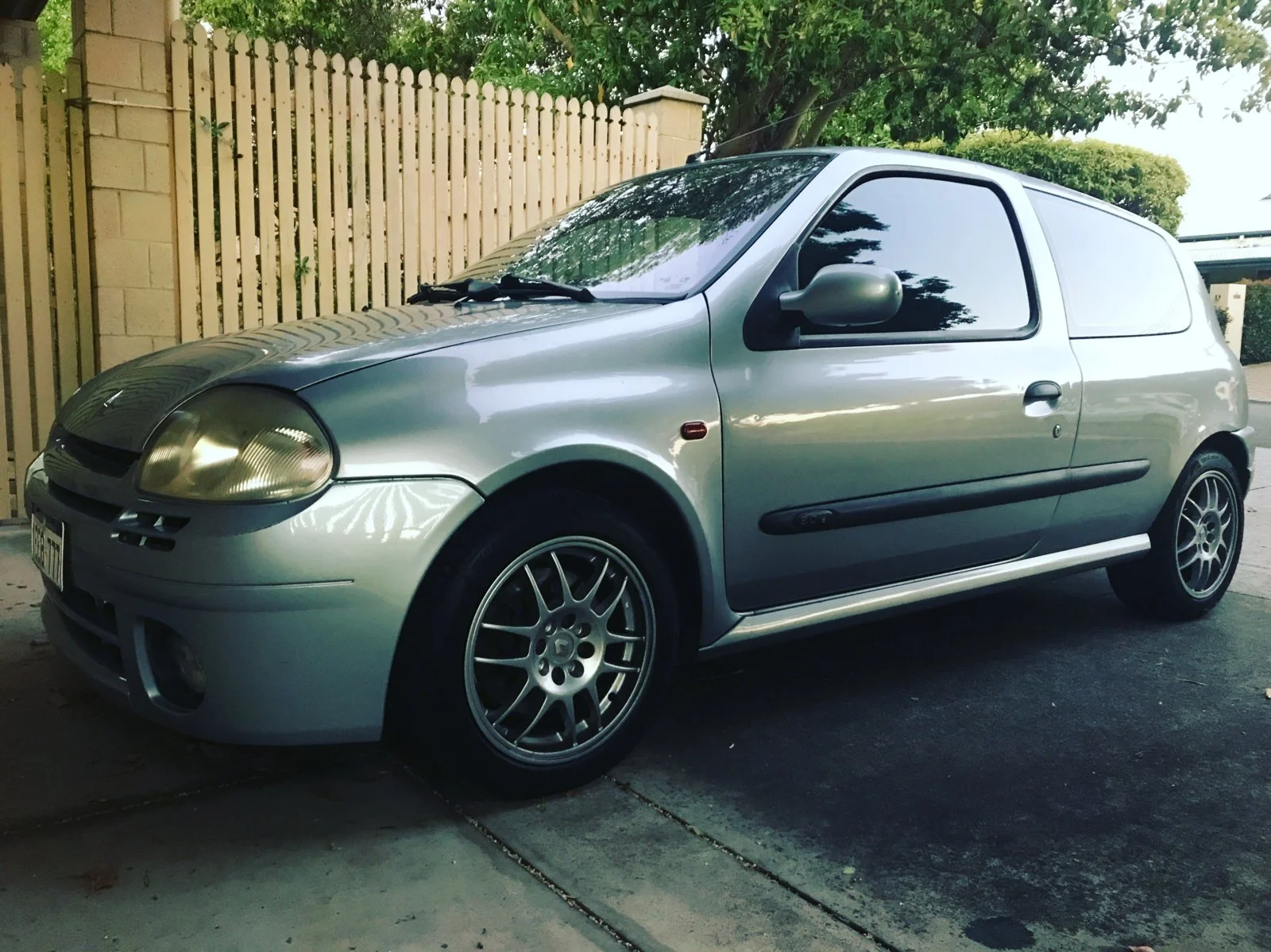 clio 172 body.webp