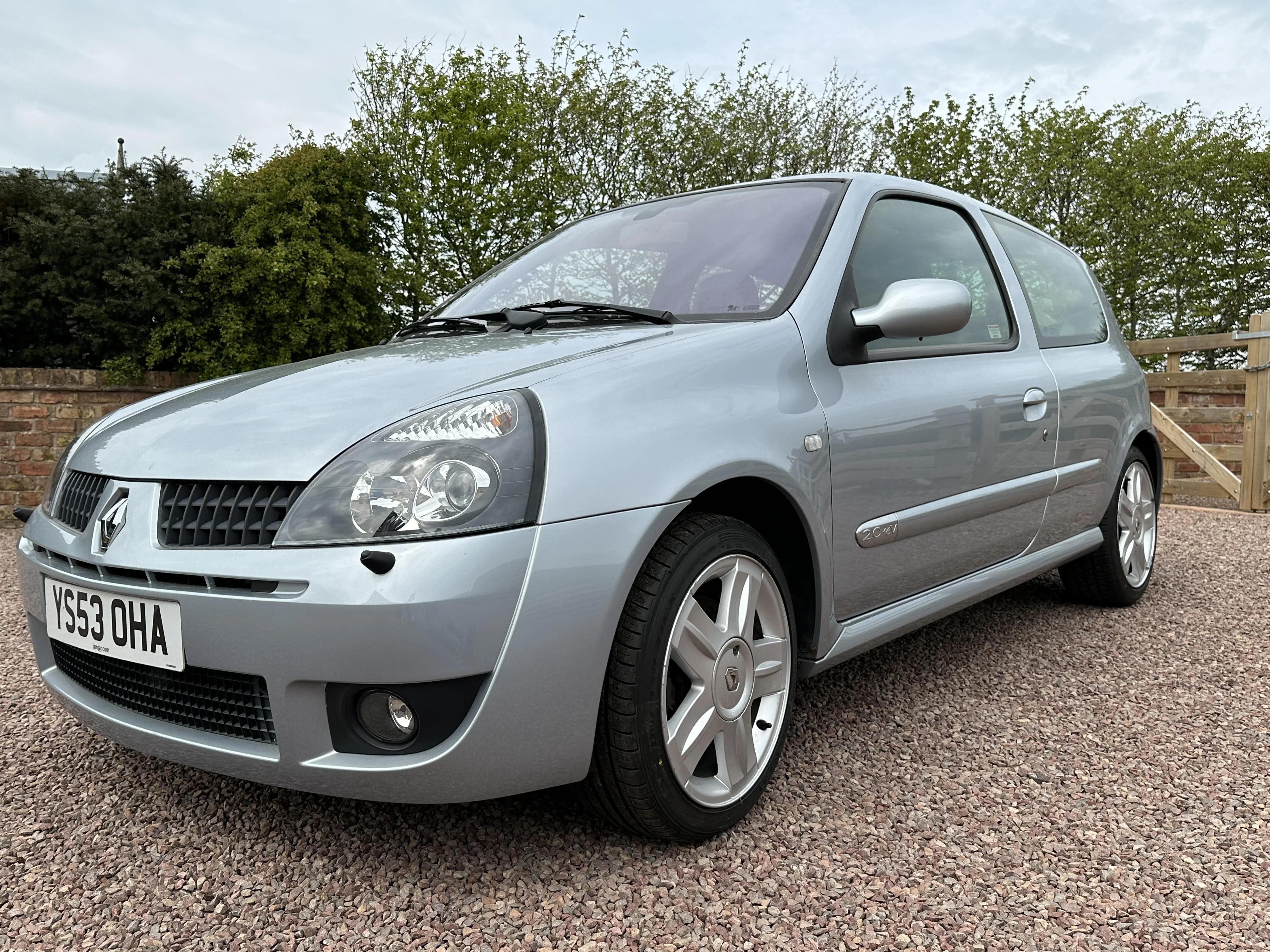 clio 1r.webp