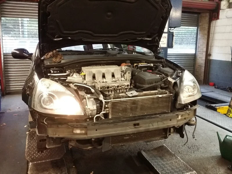 clio%20-%203%204_zpslnom3gpq.webp