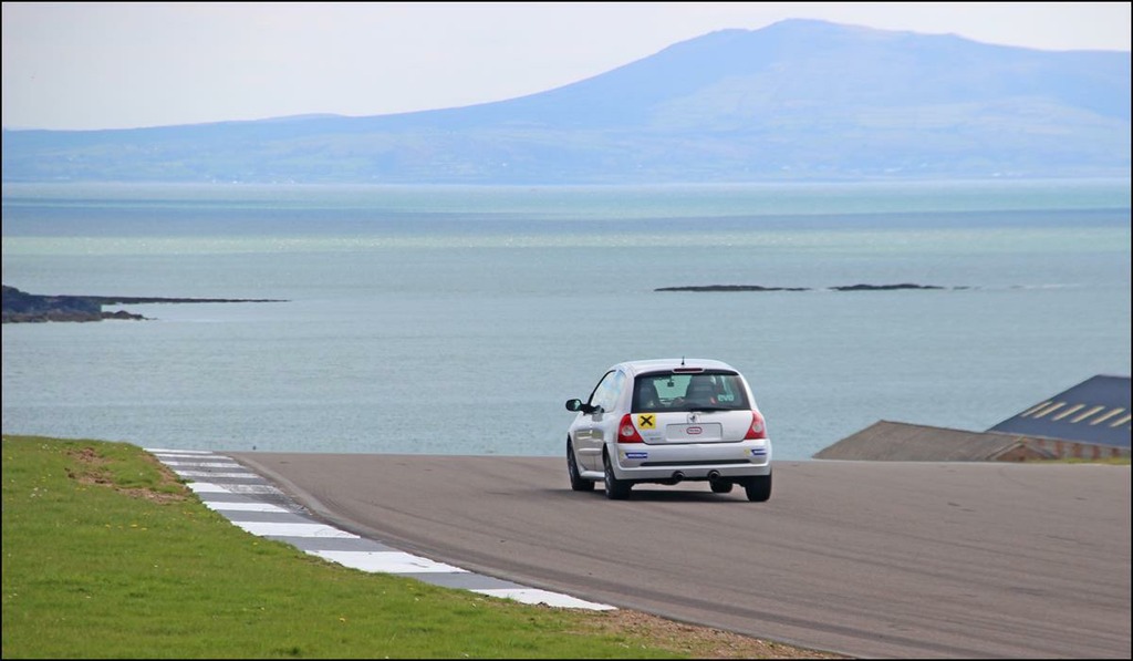 Clio%205.jpg