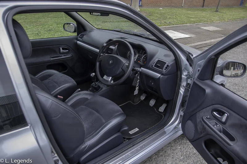 Clio%20March%202016%2014%20of%2029.webp