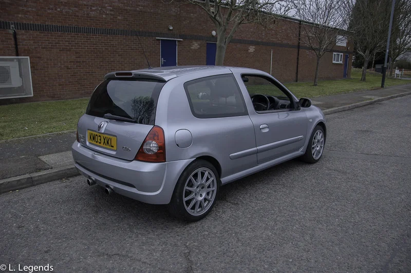 Clio%20March%202016%208%20of%2029.webp