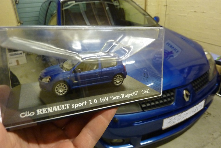 Clio%20Model%20-%203rd%20January%202016%2002_zpsgotdnegq.jpg