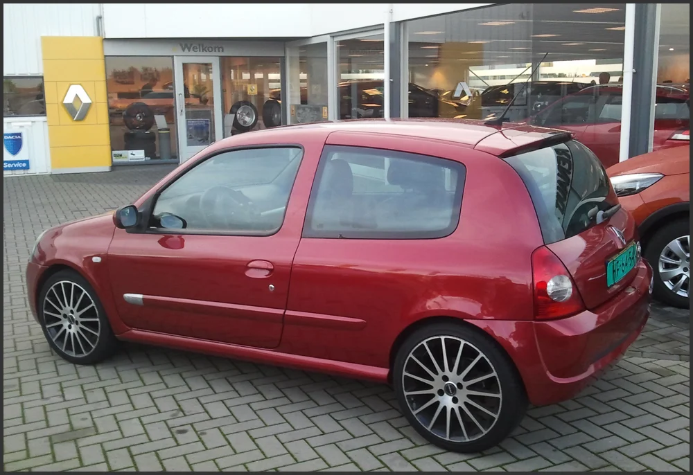 Clio%20RS172%20GV%209_zpsecnkef6g.webp