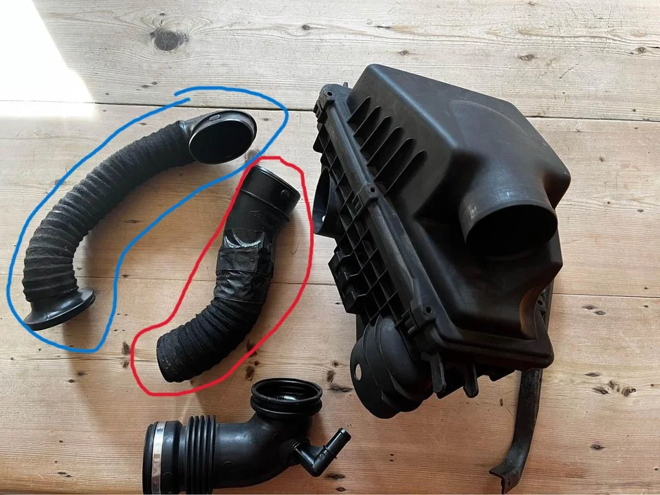 clio air filter box markings.webp