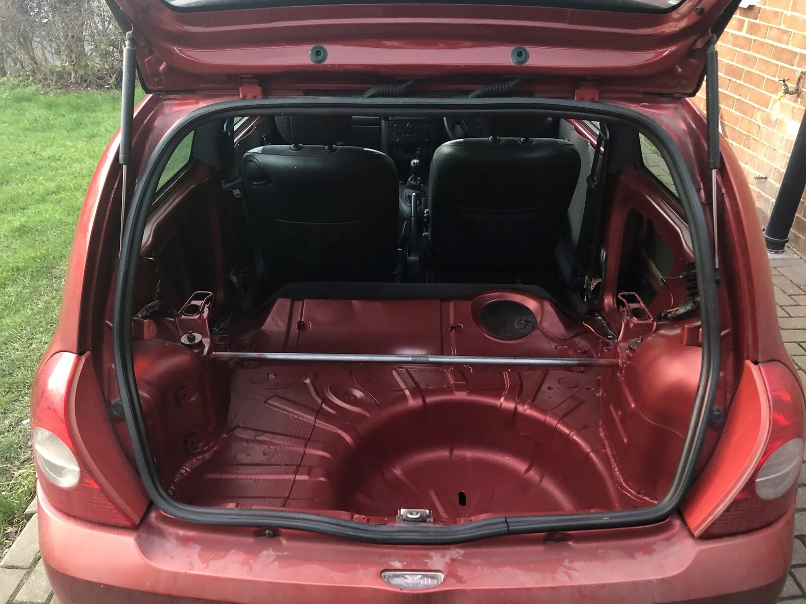 Clio Boot yep.webp