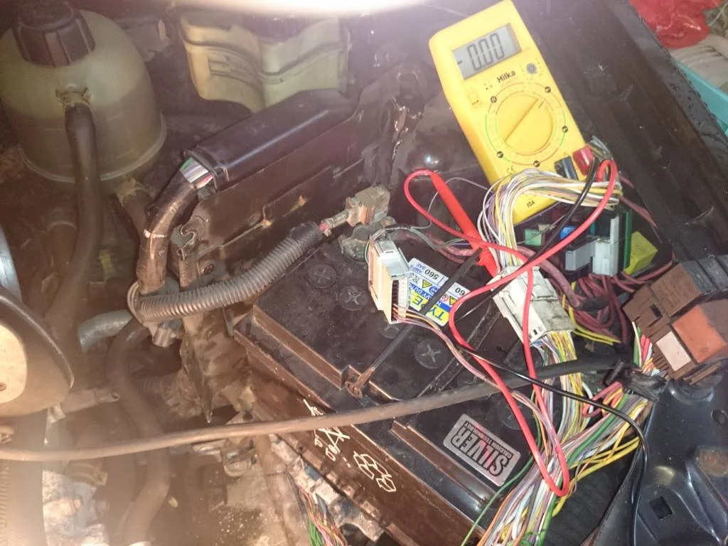CLIO FUSE BOX WIRING.webp