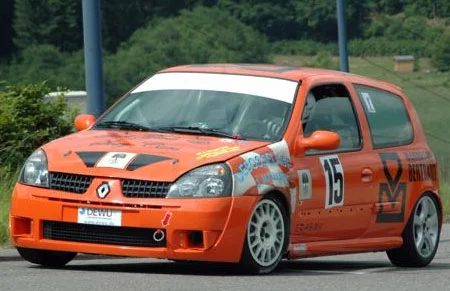 clio-racing-02.webp