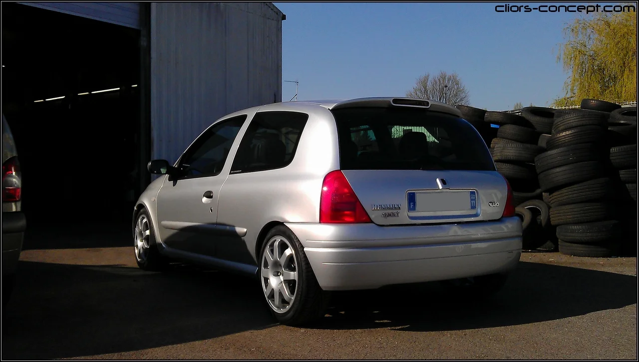 clio-rs1-12-3dae566.webp