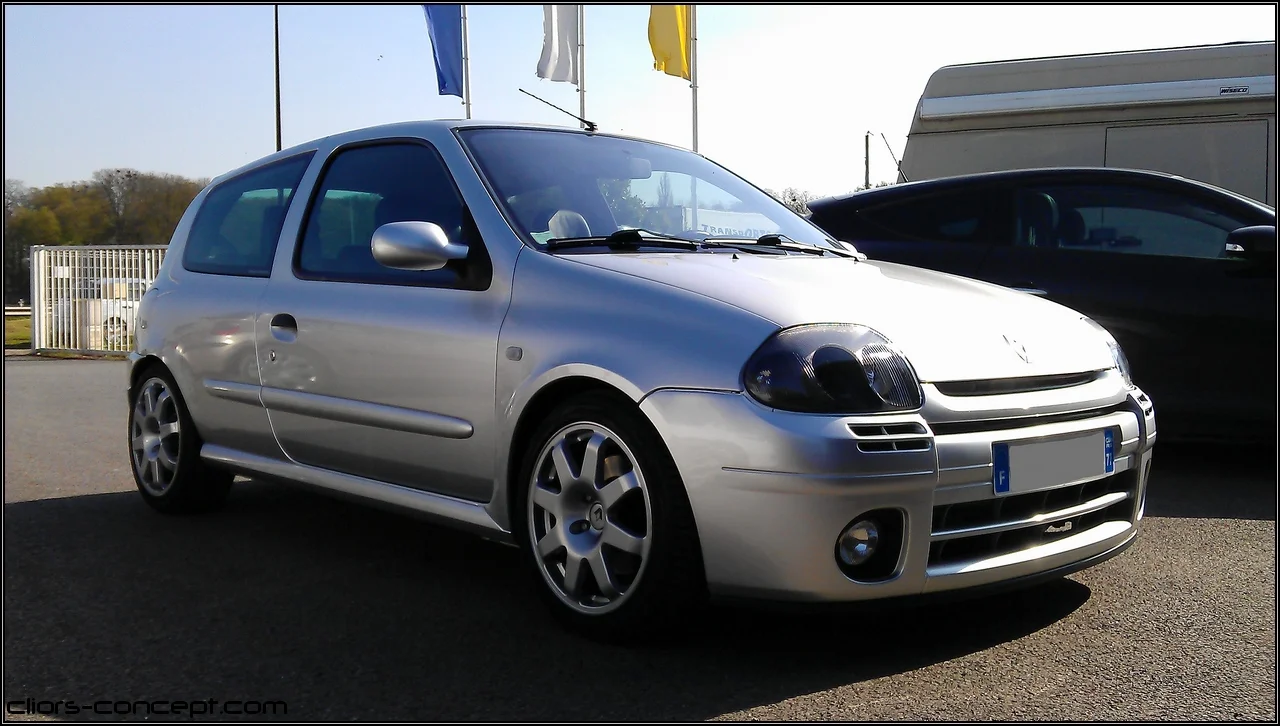 clio-rs1-16-3dae55a.webp