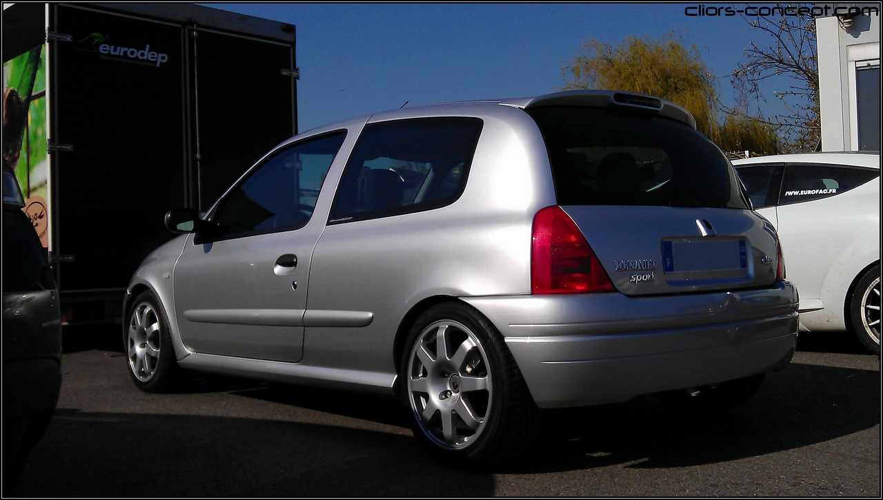 clio-rs1-17-3dae555.jpg
