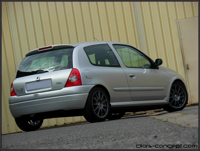 clio-rs1-3-10bac40.webp