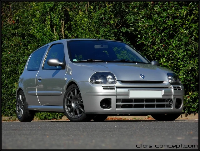 clio-rs1-7-12702b4.webp