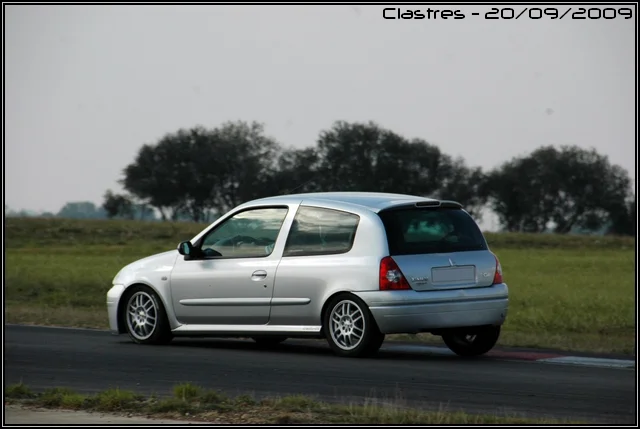 clio-rs1-clastres-7-134e77c.webp
