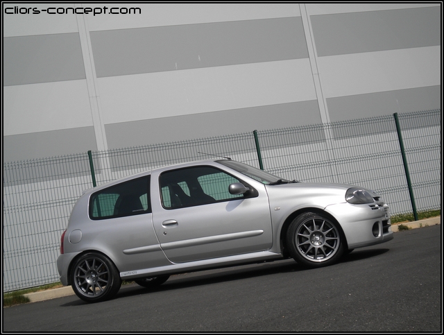 clio-rs1-r-14-1ddf002.jpg