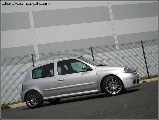 clio-rs1-r-14-1ddf002.webp