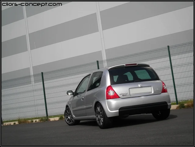 clio-rs1-r-2-1ddefe9.webp