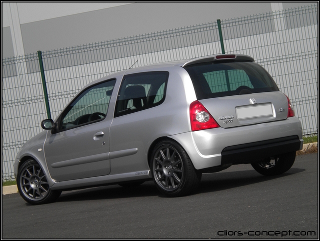 clio-rs1-r-8-1ddef43.jpg