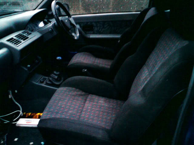 clio-seats.jpg clio-seats.jpg