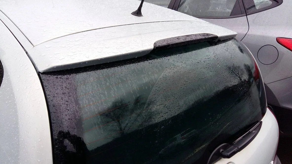 clio spoiler fitted 3.webp